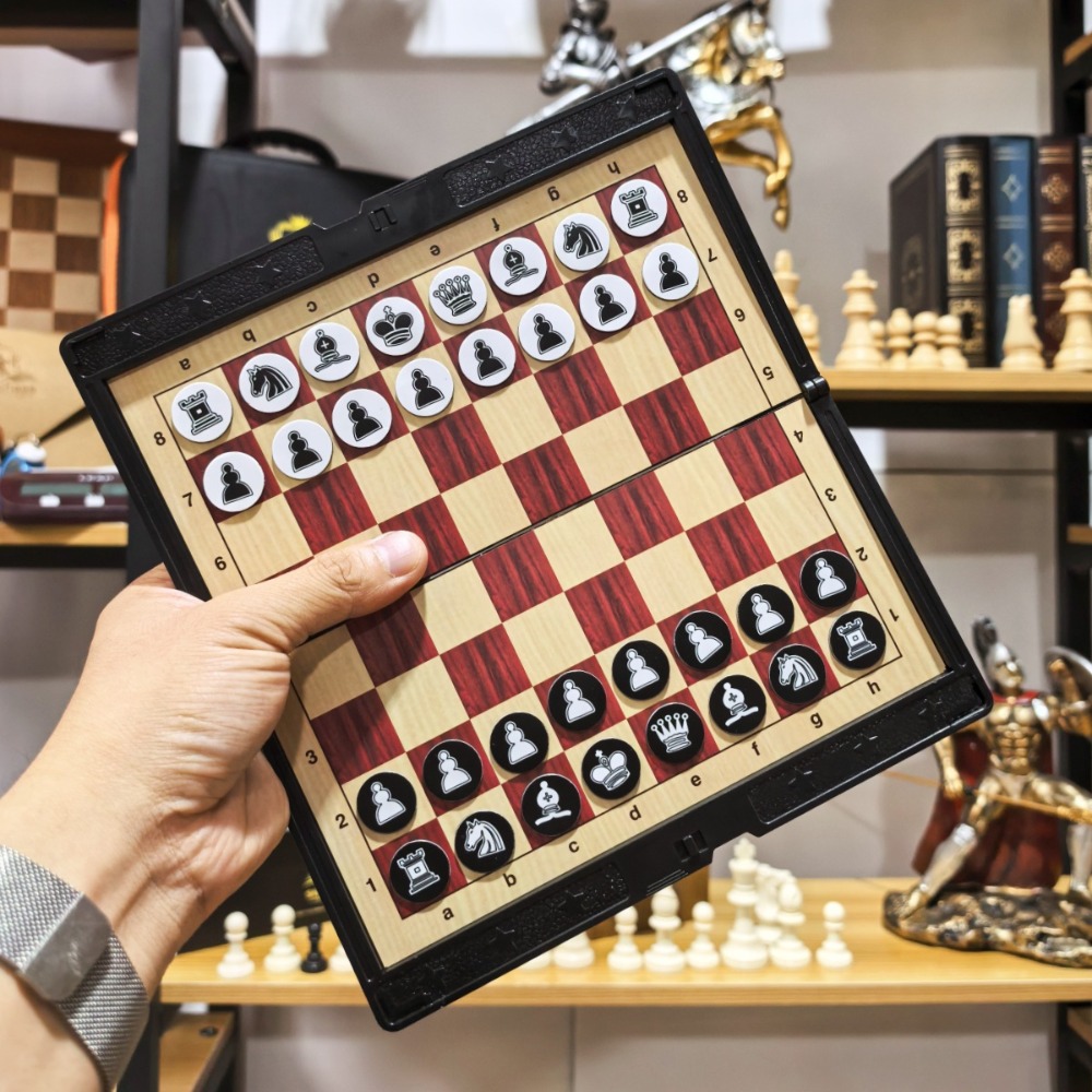 Board Game Cafe - Мини-шахматный набор со складными магнитными дорожными